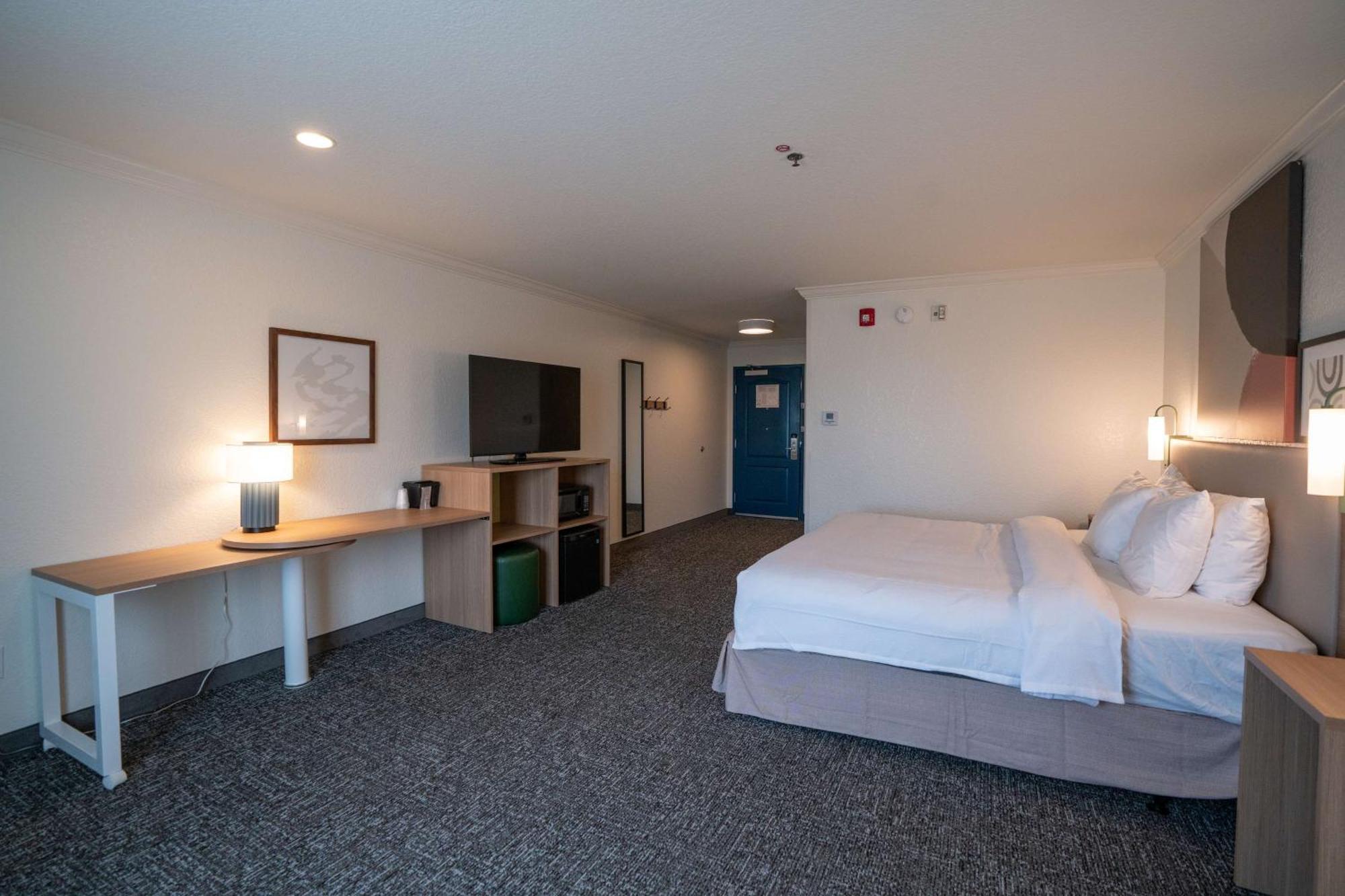 Spark By Hilton Brandon Bagian luar foto