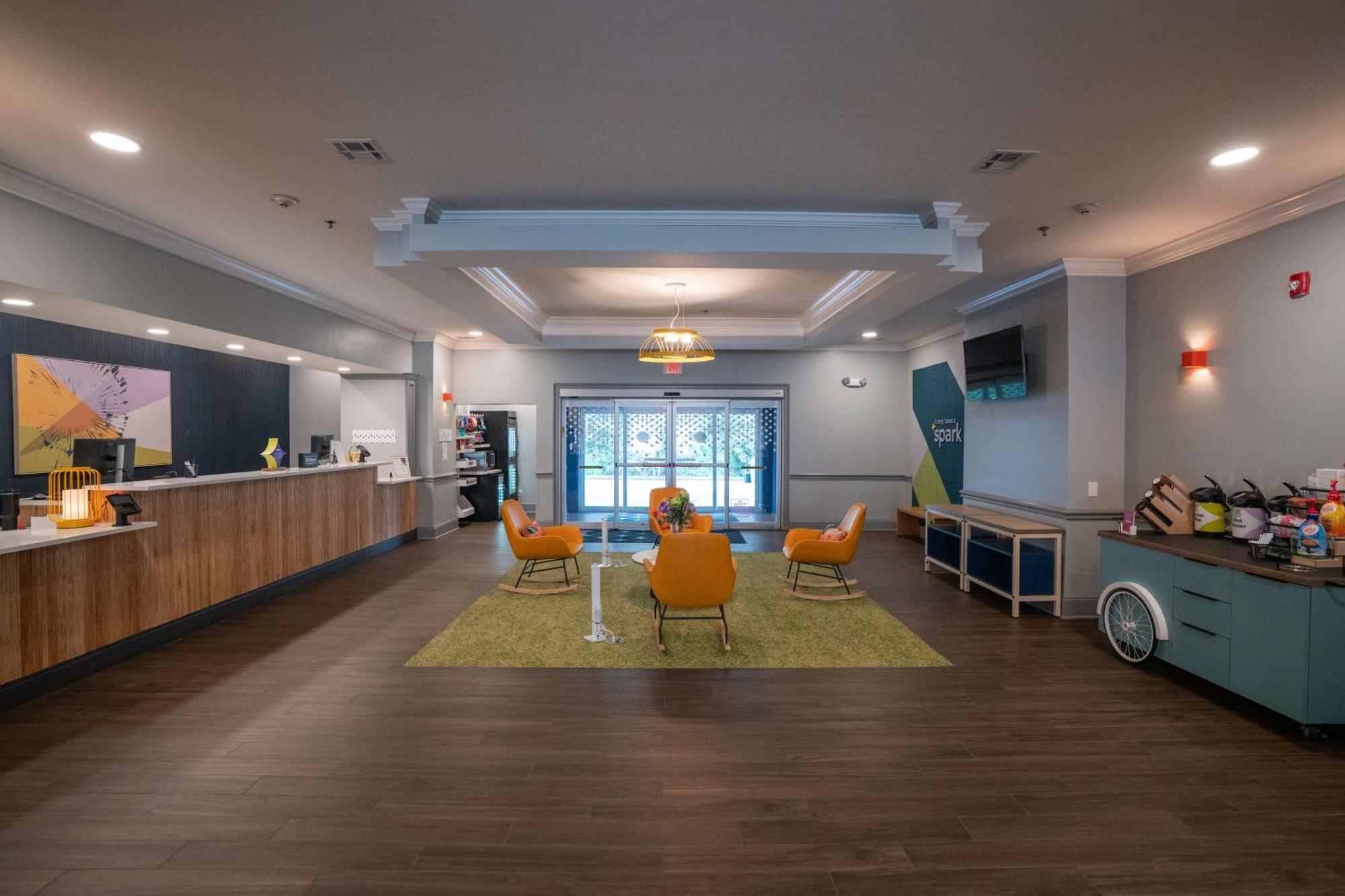 Spark By Hilton Brandon Bagian luar foto