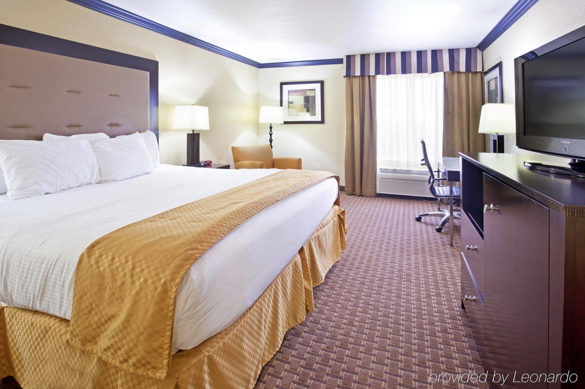 Spark By Hilton Brandon Bagian luar foto